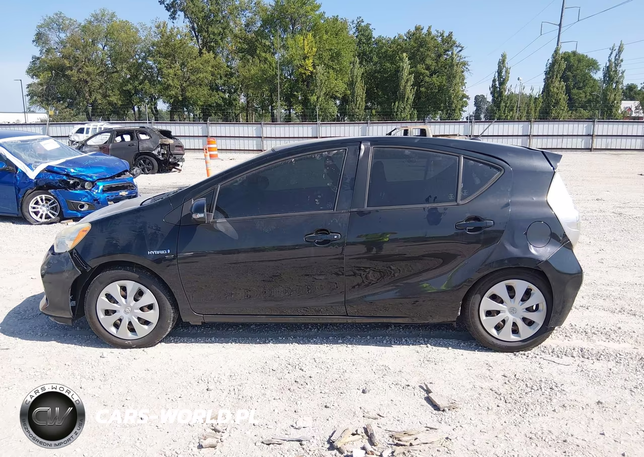 2014 Toyota Prius C Two VIN:JTDKDTB38E1063354 - 14
