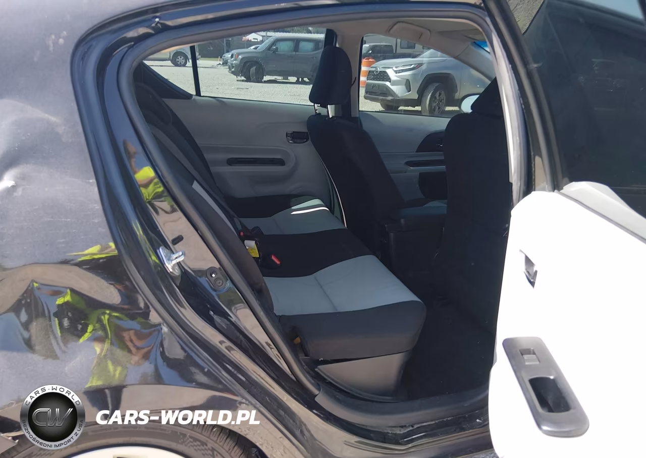 2014 Toyota Prius C Two VIN:JTDKDTB38E1063354 - 8
