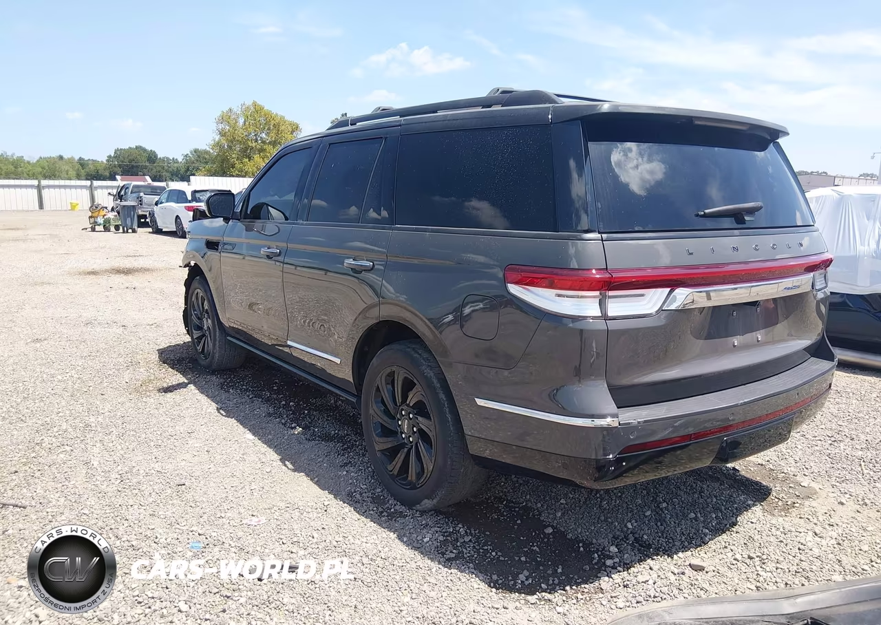 2023 Lincoln Navigator Black Label VIN:5LMJJ2TG9PEL10661 - 3
