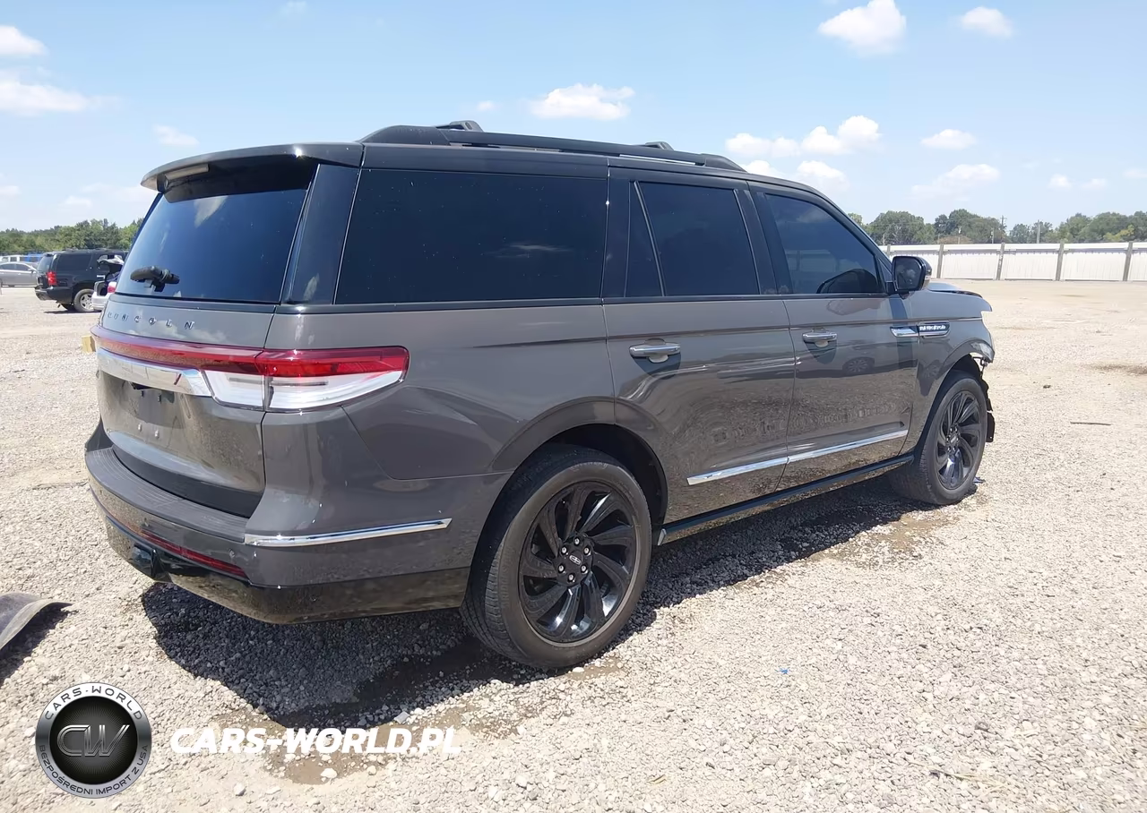 2023 Lincoln Navigator Black Label VIN:5LMJJ2TG9PEL10661 - 4