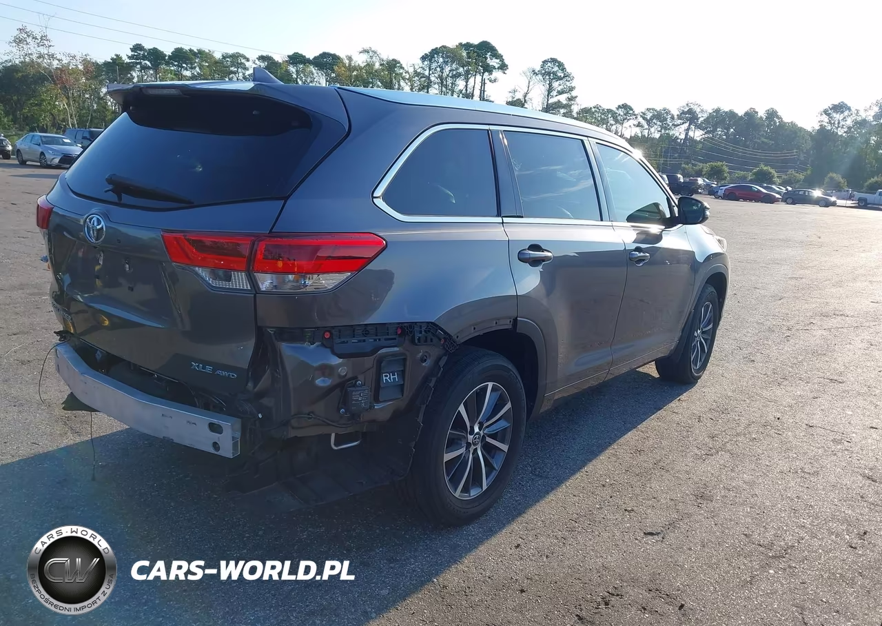 2017 Toyota Highlander Xle VIN:5TDJZRFH5HS408997 - 4