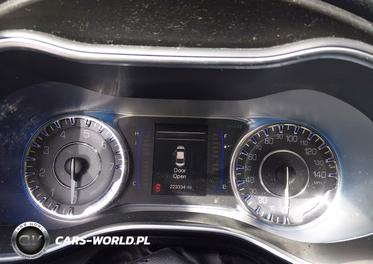 2015 Chrysler 200 Limited VIN:1C3CCCAB7FN739789 - 7