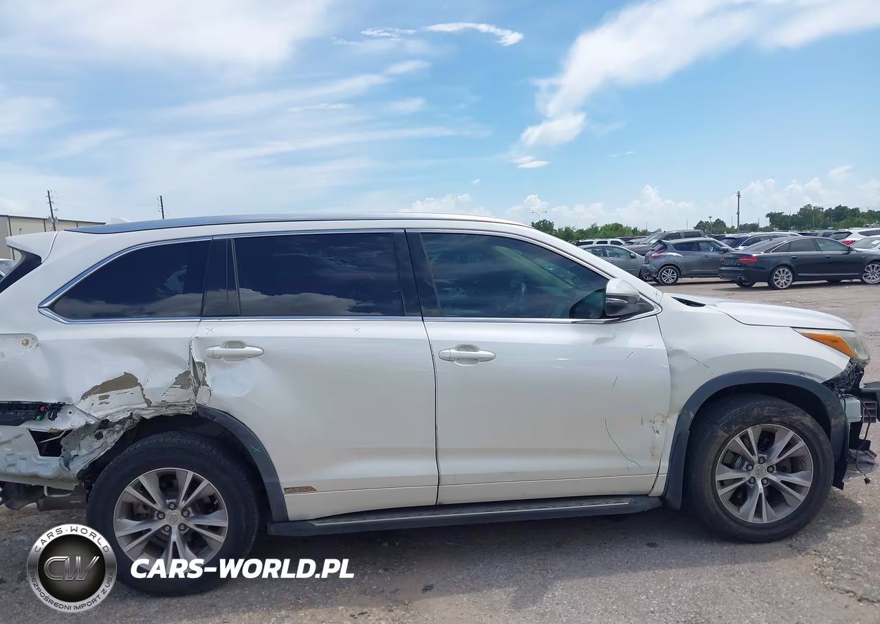 2015 Toyota Highlander Xle V6 VIN:5TDKKRFH7FS065678 - 13