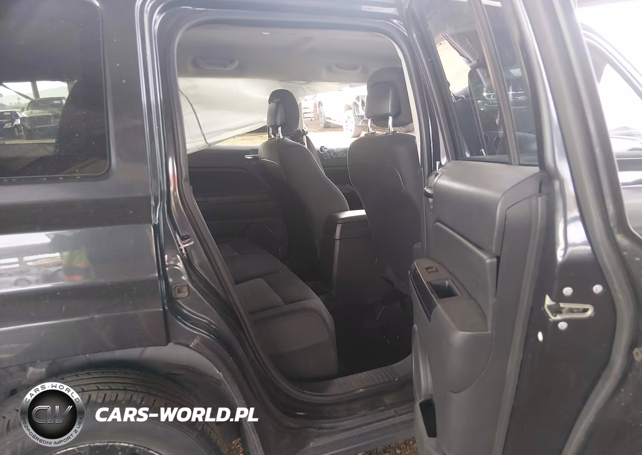 2014 Jeep Patriot Altitude VIN:1C4NJPBA5ED813786 - 8