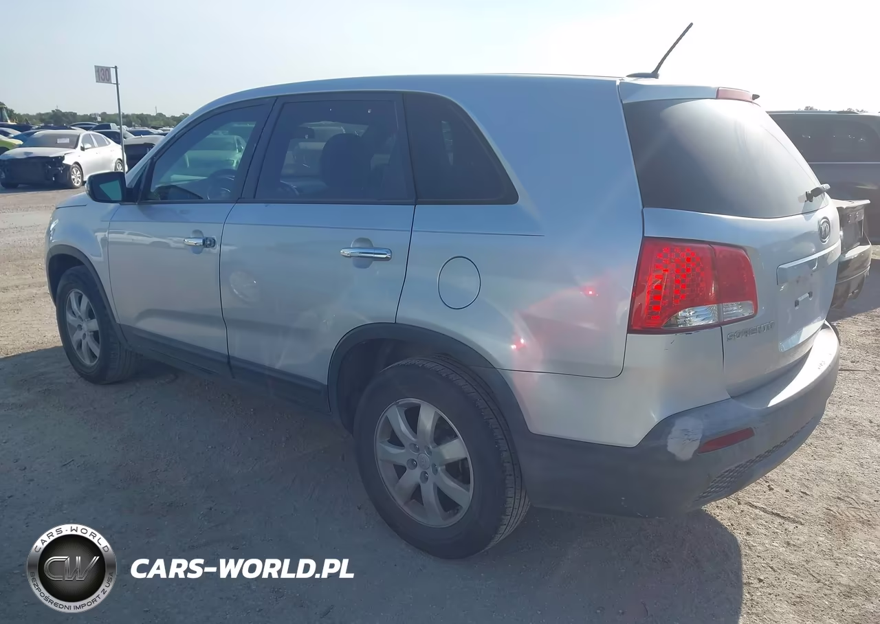 2011 Kia Sorento Lx VIN:5XYKT3A10BG001901 - 3