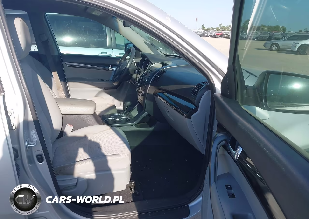 2011 Kia Sorento Lx VIN:5XYKT3A10BG001901 - 5