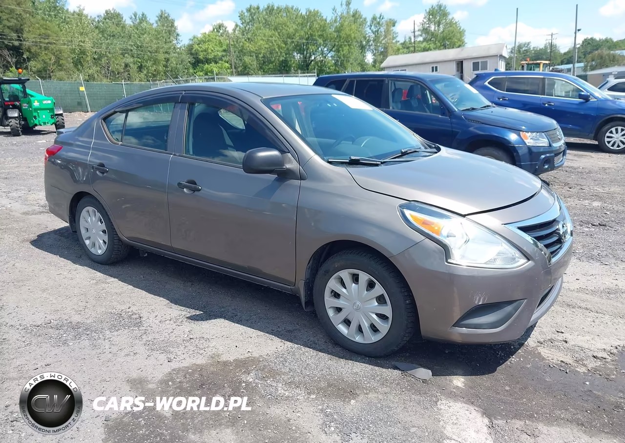 2015 Nissan Versa 1.6 S+ – zdjęcie 1 z 14