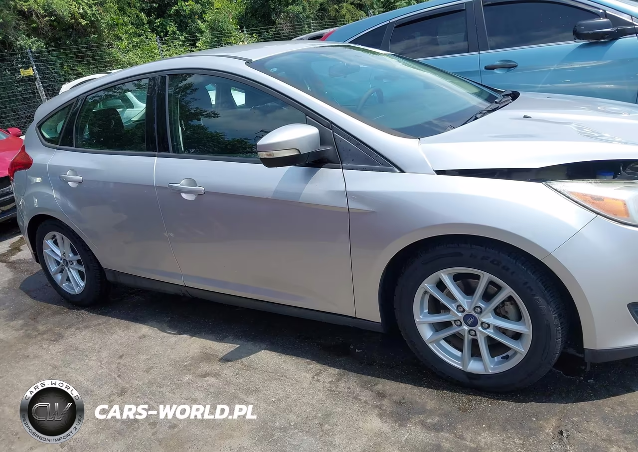 2016 Ford Focus Se VIN:1FADP3K24GL401983 - 13