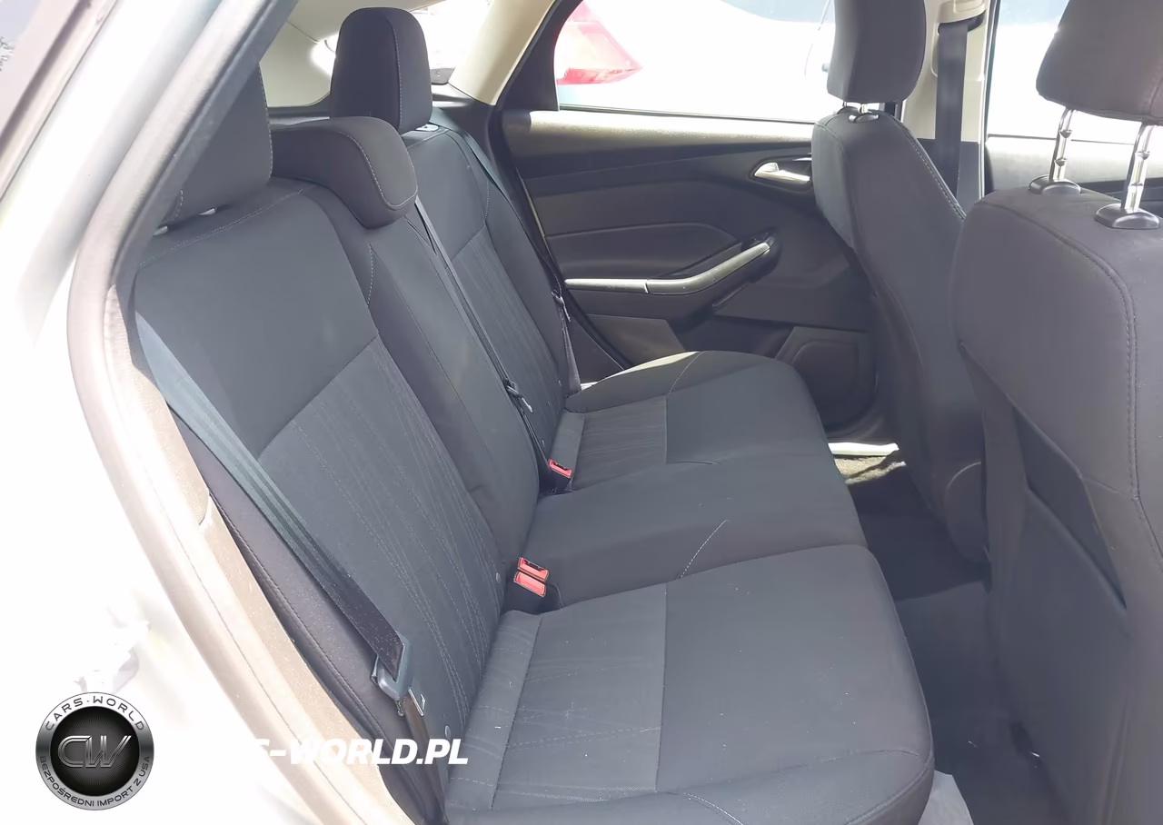 2016 Ford Focus Se VIN:1FADP3K24GL401983 - 8