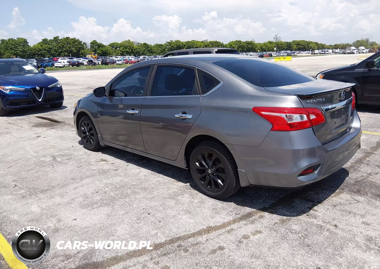 2018 Nissan Sentra S VIN:3N1AB7AP3JY255898 - 3