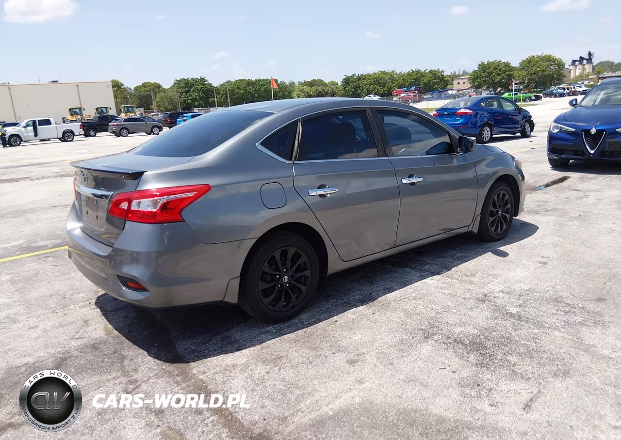 2018 Nissan Sentra S VIN:3N1AB7AP3JY255898 - 4