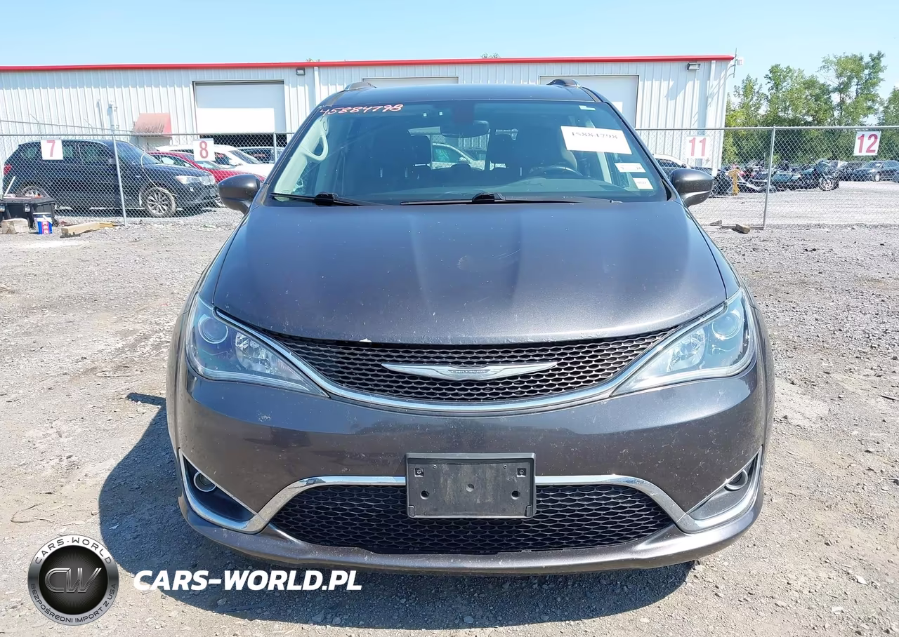 2018 Chrysler Pacifica Touring L VIN:2C4RC1BGXJR193148 - 12