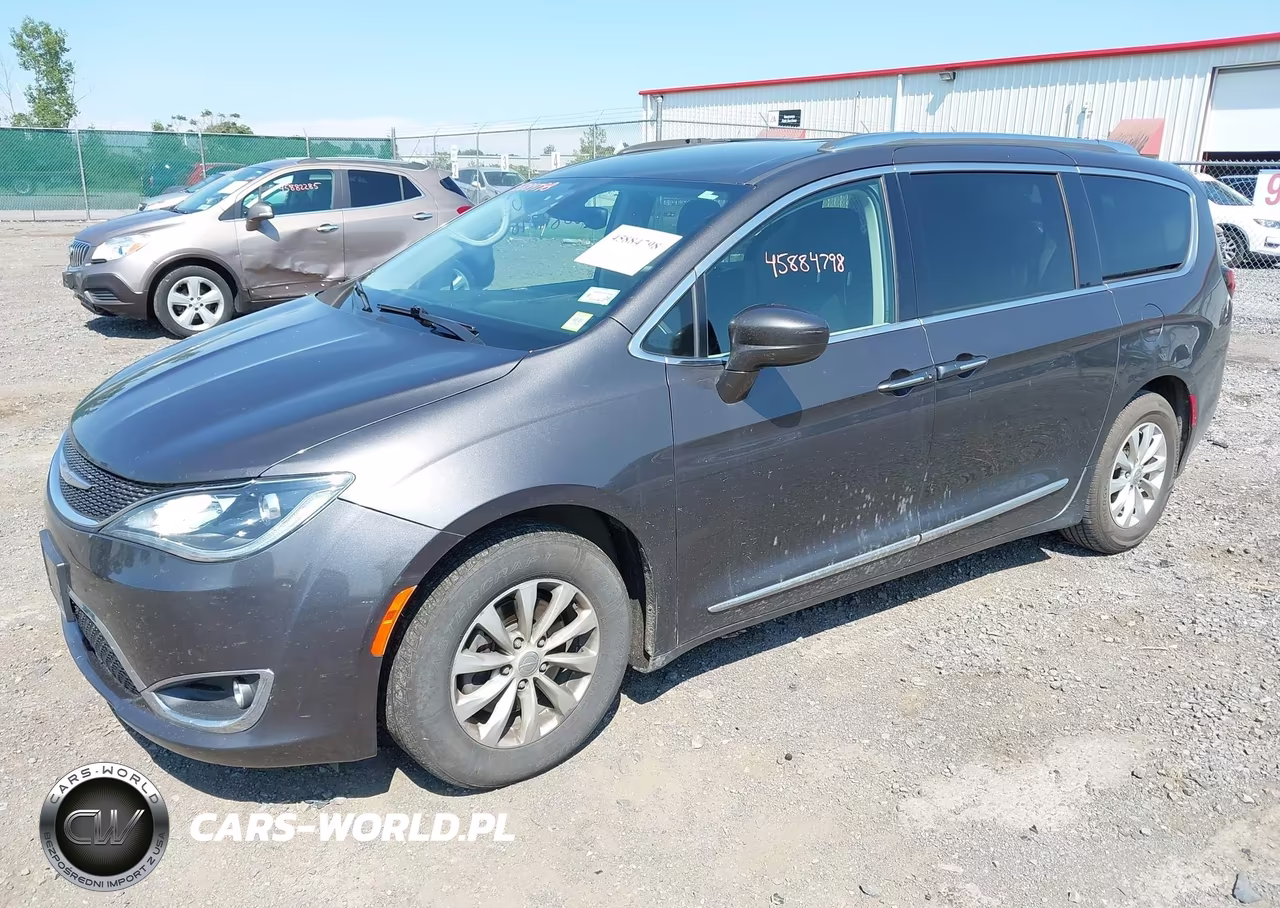2018 Chrysler Pacifica Touring L VIN:2C4RC1BGXJR193148 - 2