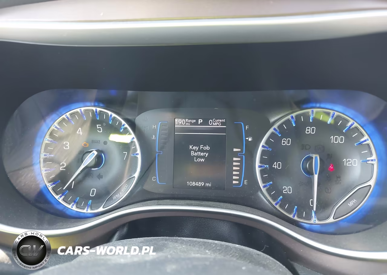 2018 Chrysler Pacifica Touring L VIN:2C4RC1BGXJR193148 - 7