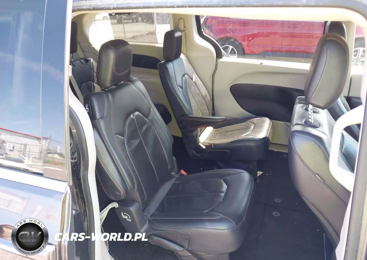 2018 Chrysler Pacifica Touring L VIN:2C4RC1BGXJR193148 - 8