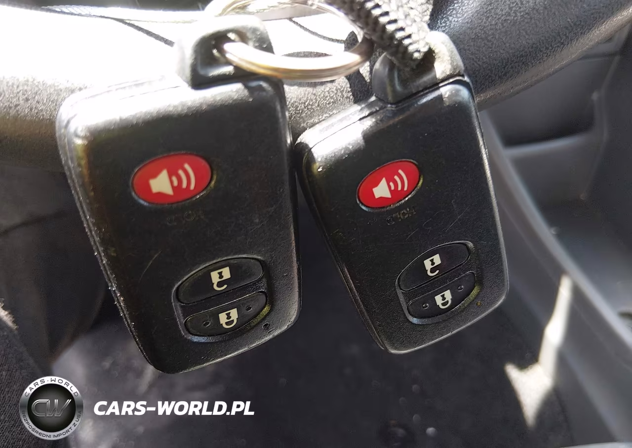 2012 Toyota Prius V Three VIN:JTDZN3EU0C3110071 - 11