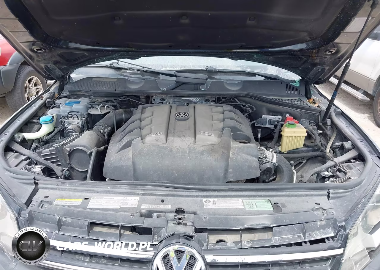2013 Volkswagen Touareg Tdi Sport VIN:WVGEP9BP1DD002981 - 10