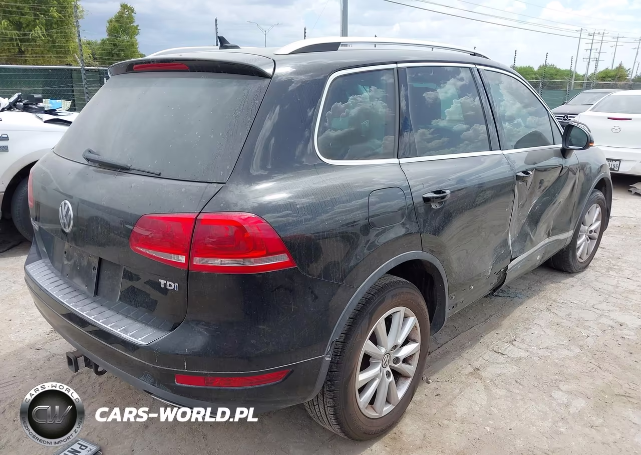 2013 Volkswagen Touareg Tdi Sport VIN:WVGEP9BP1DD002981 - 4