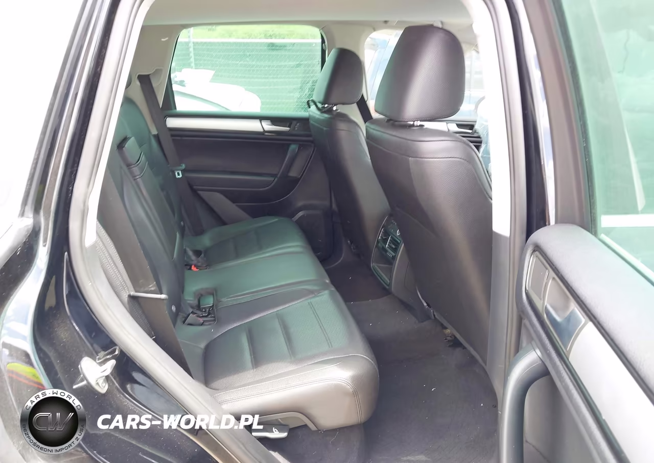 2013 Volkswagen Touareg Tdi Sport VIN:WVGEP9BP1DD002981 - 8