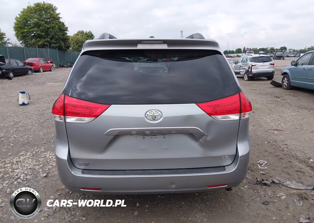 2011 Toyota Sienna Le V6 VIN:5TDKK3DC4BS066723 - 16