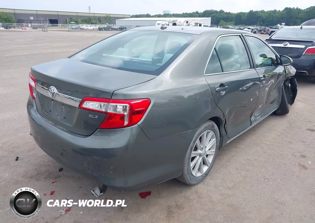 2014 Toyota Camry Xle VIN:4T4BF1FK8ER403232 - 4