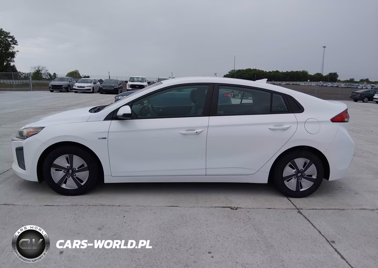 2020 Hyundai Ioniq Hybrid Blue VIN:KMHC65LC9LU186323 - 16
