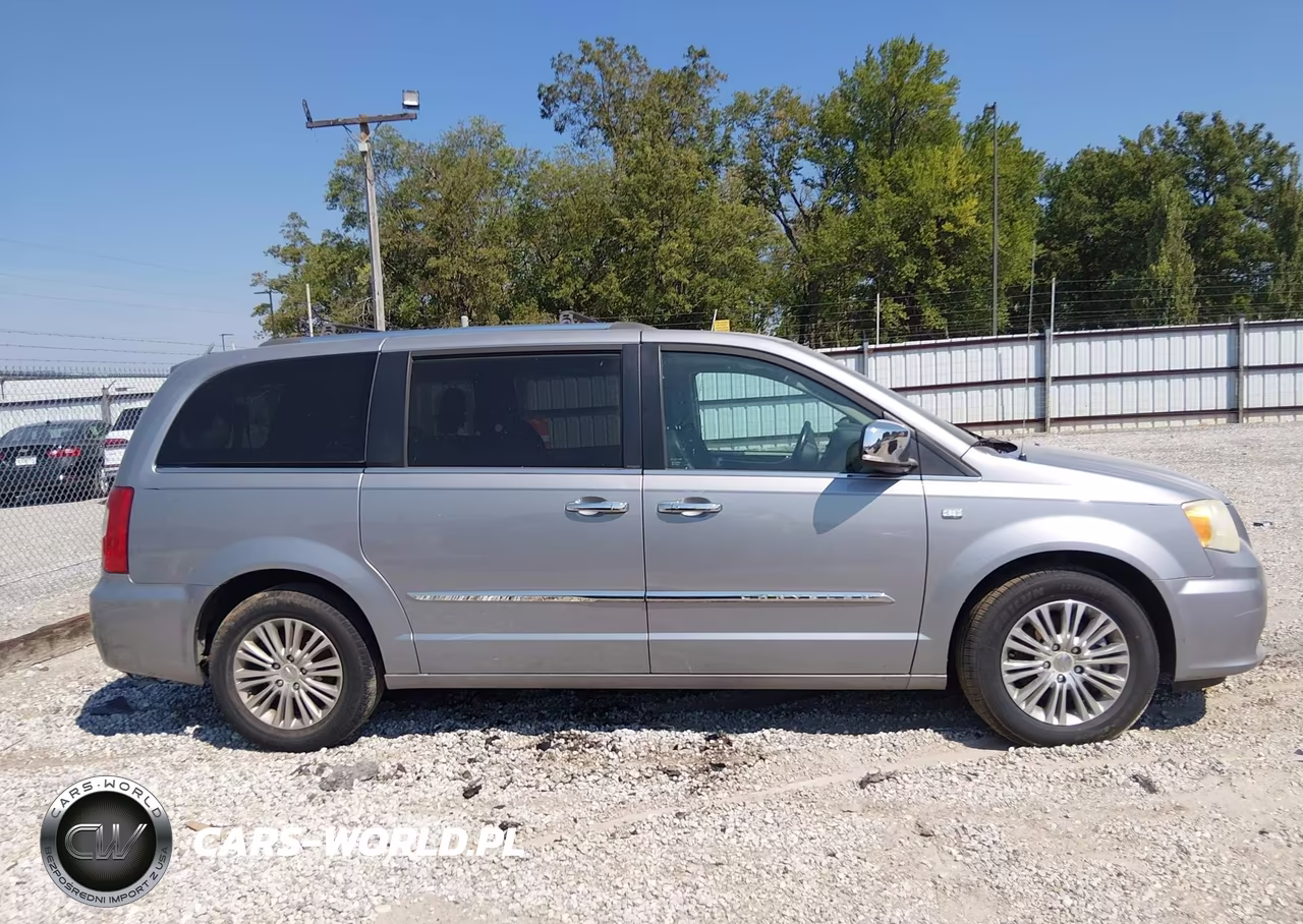 2014 Chrysler Town & Country Touring-L 30Th Anniversary VIN:2C4RC1CG2ER341250 - 13