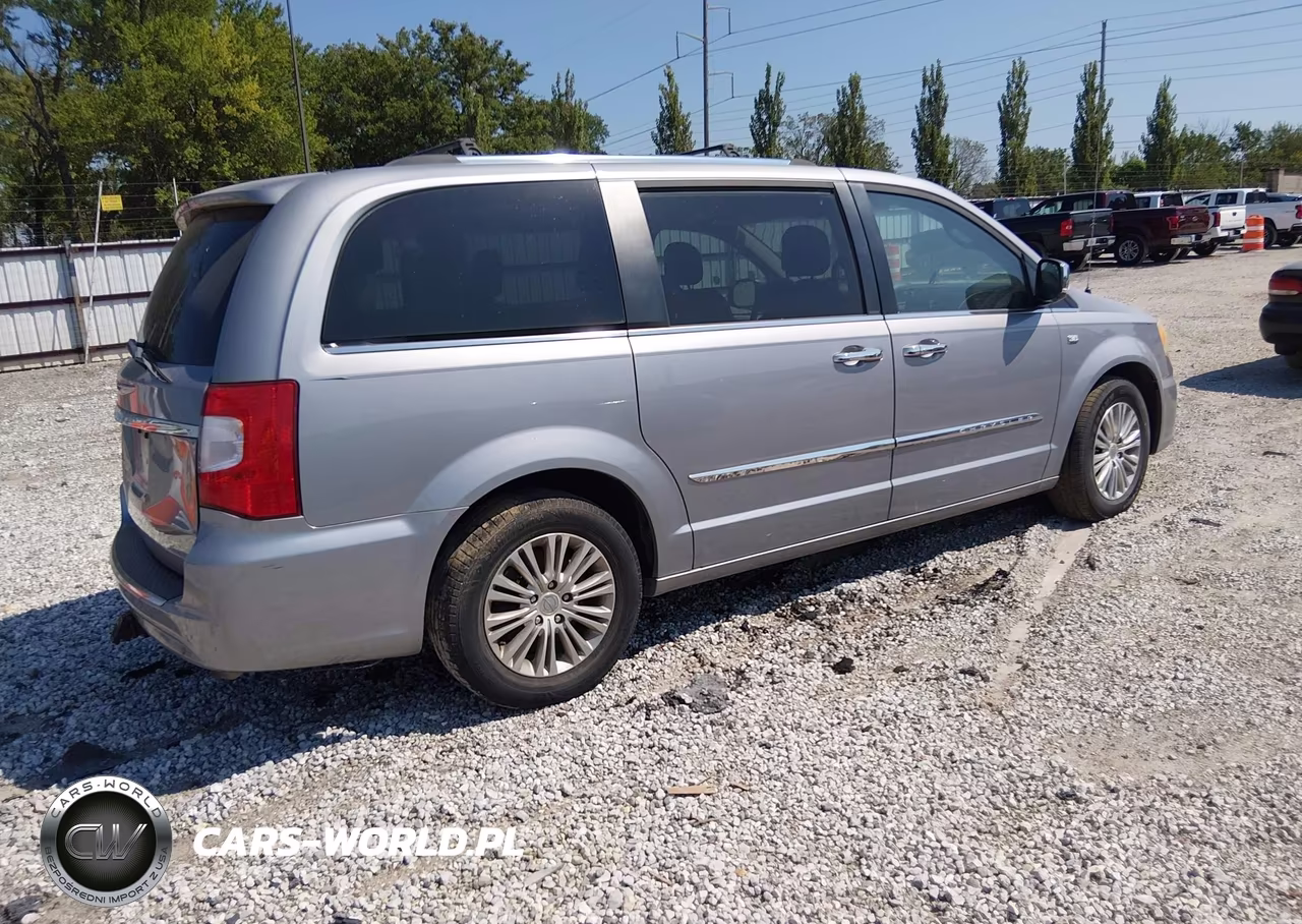 2014 Chrysler Town & Country Touring-L 30Th Anniversary VIN:2C4RC1CG2ER341250 - 4