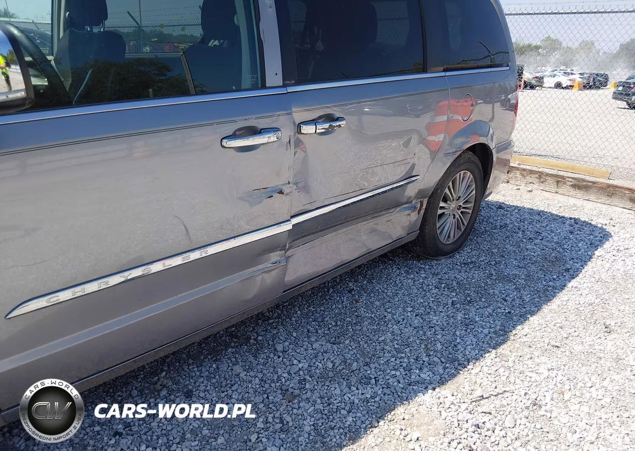 2014 Chrysler Town & Country Touring-L 30Th Anniversary VIN:2C4RC1CG2ER341250 - 6