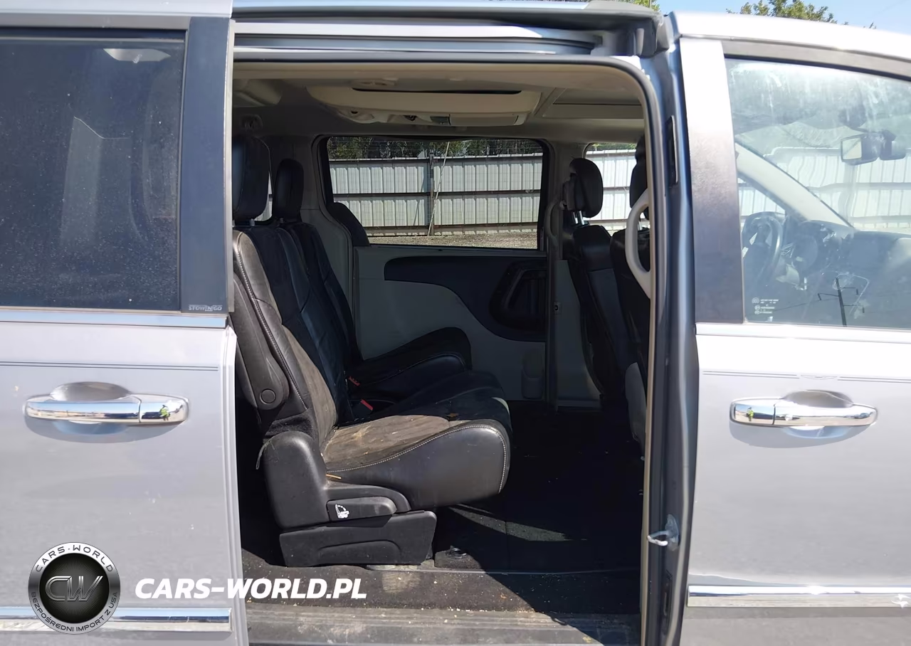 2014 Chrysler Town & Country Touring-L 30Th Anniversary VIN:2C4RC1CG2ER341250 - 8
