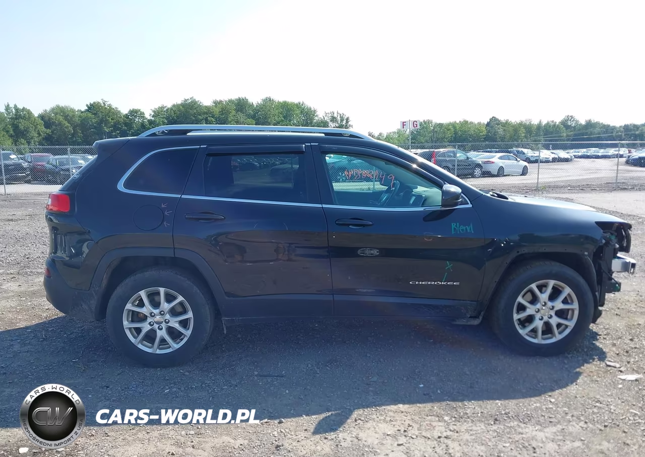 2015 Jeep Cherokee Latitude VIN:1C4PJMCB6FW792256 - 13