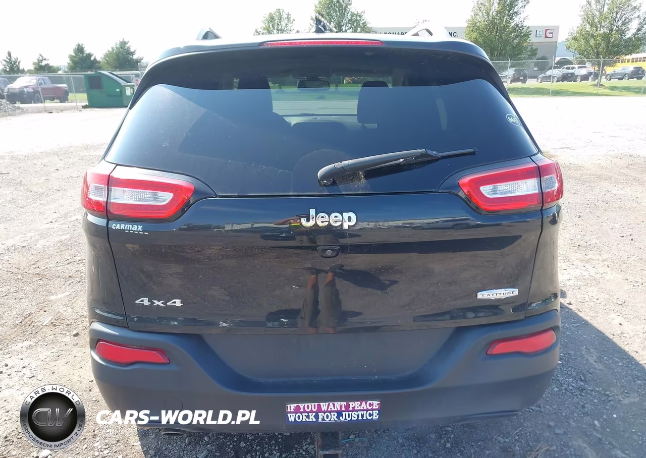 2015 Jeep Cherokee Latitude VIN:1C4PJMCB6FW792256 - 16