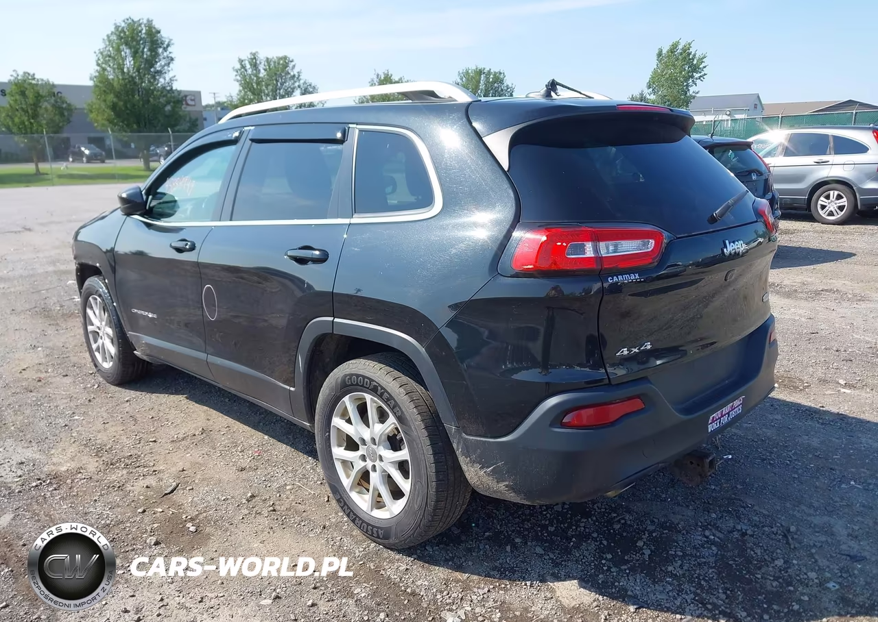 2015 Jeep Cherokee Latitude VIN:1C4PJMCB6FW792256 - 3