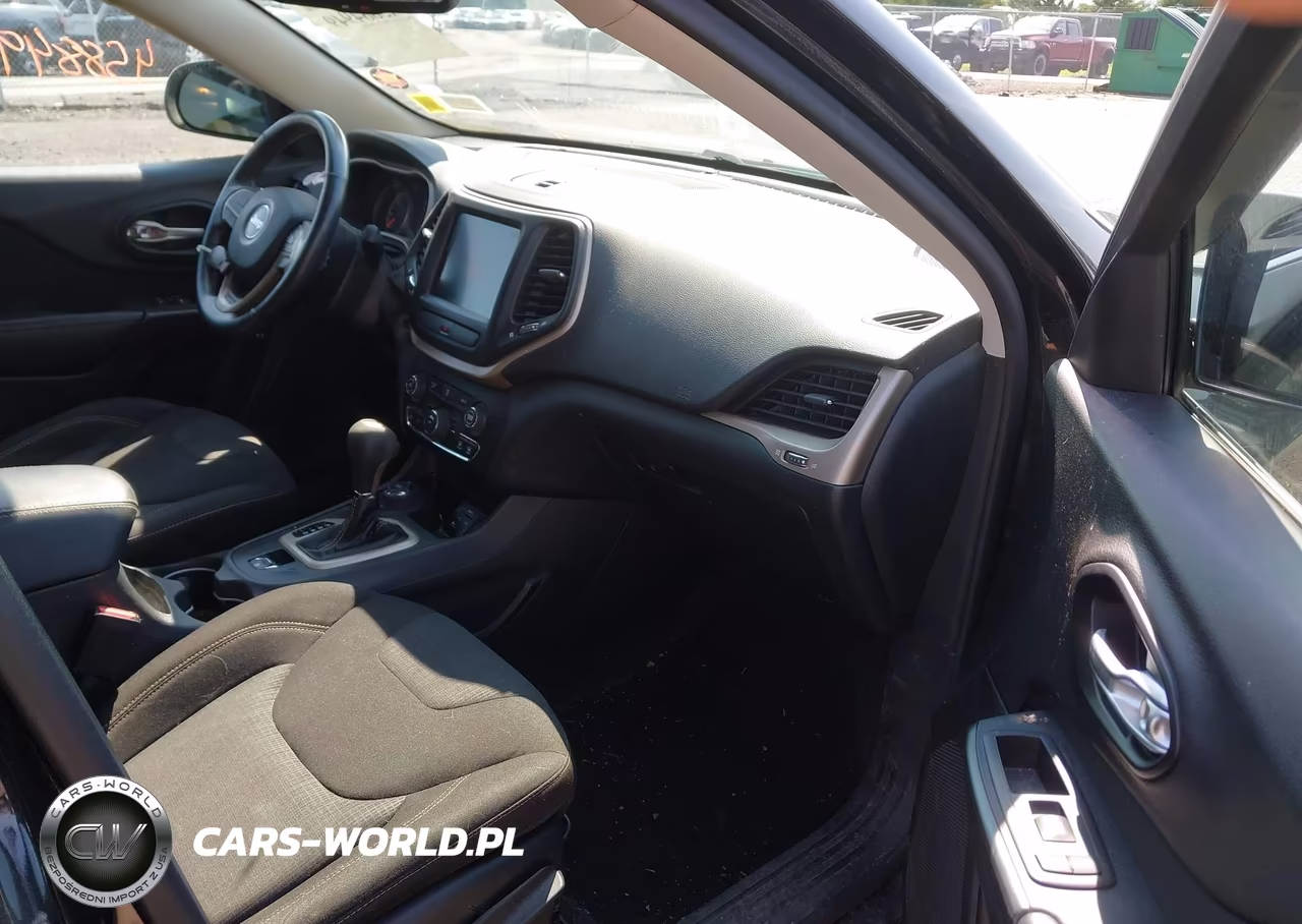 2015 Jeep Cherokee Latitude VIN:1C4PJMCB6FW792256 - 5