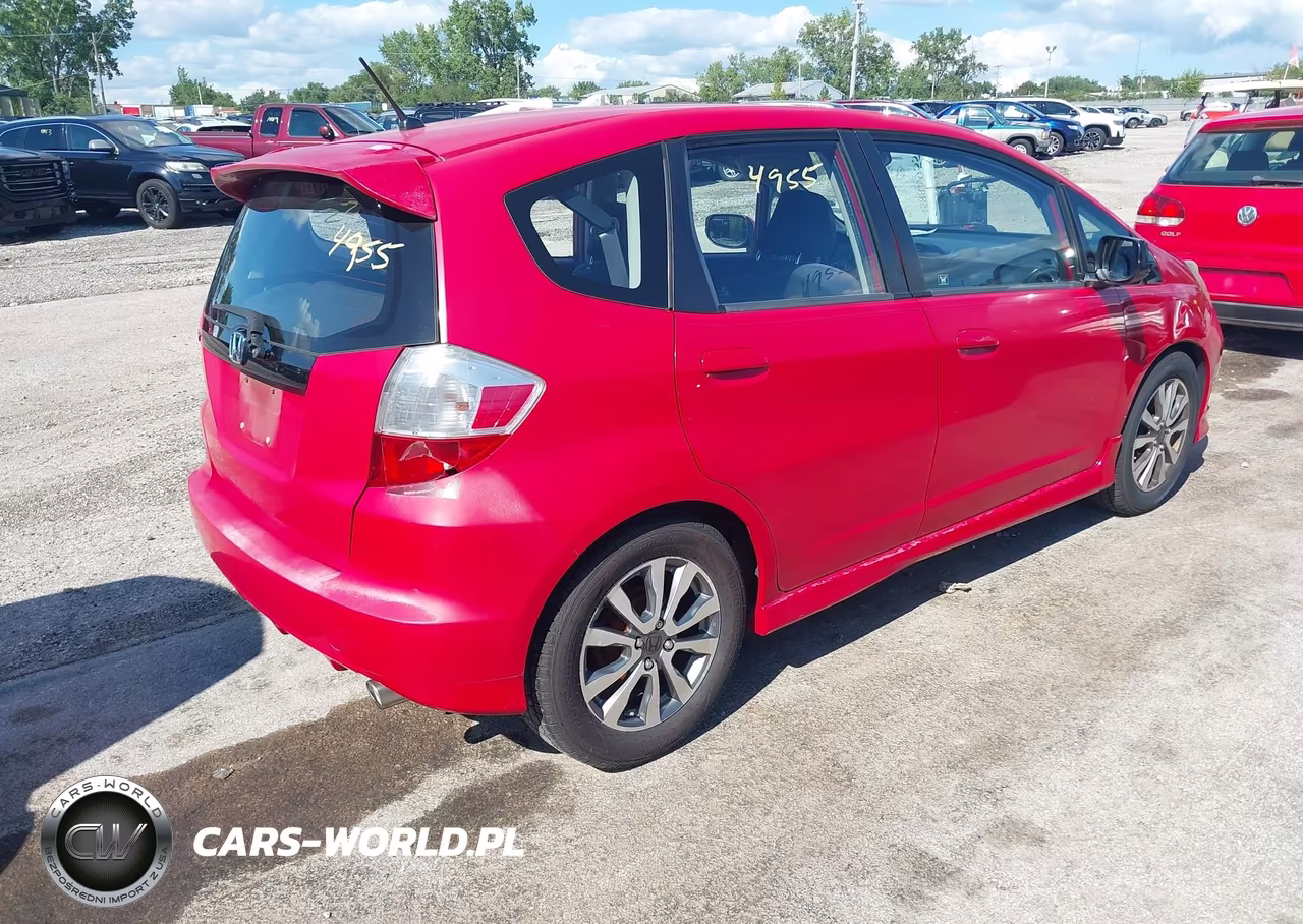 2012 Honda Fit Sport VIN:JHMGE8H51CC010410 - 4