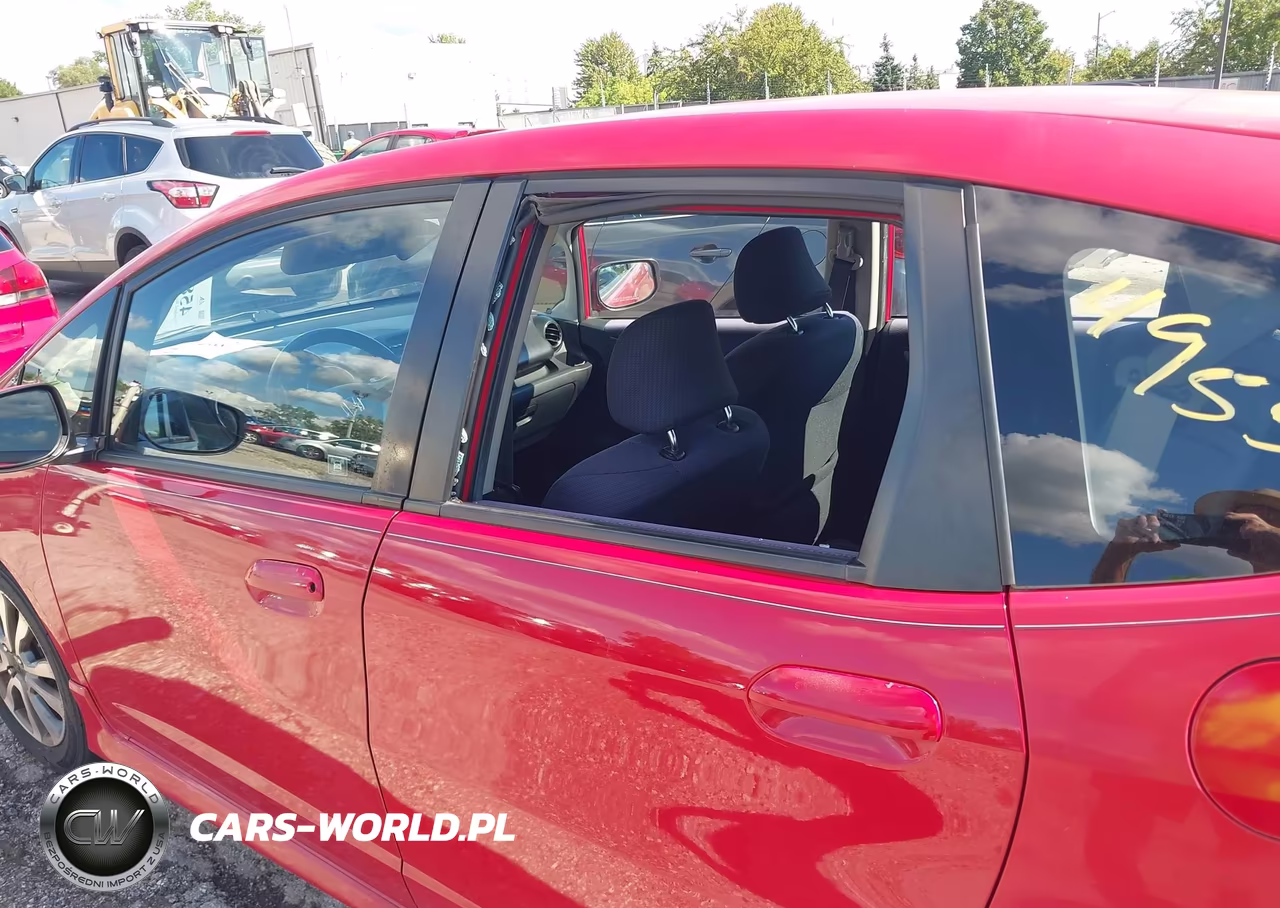 2012 Honda Fit Sport VIN:JHMGE8H51CC010410 - 6