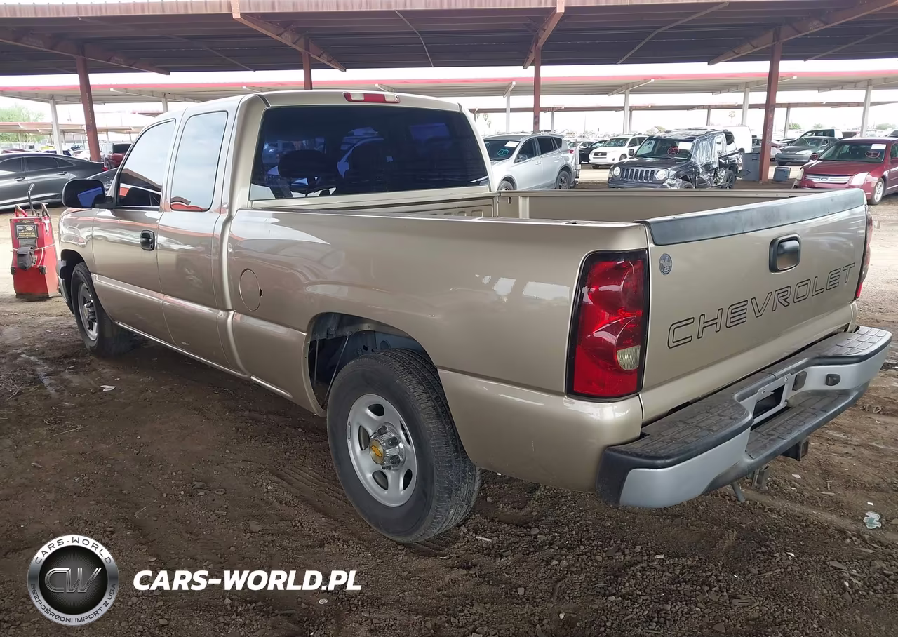 2004 Chevrolet Silverado 1500 Work Truck VIN:2GCEC19V441432649 - 3
