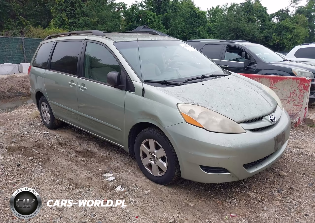 2010 Toyota Sienna Le