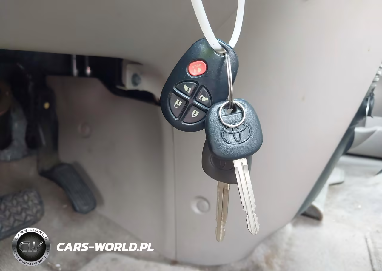 2010 Toyota Sienna Le VIN:5TDKK4CC7AS290641 - 11