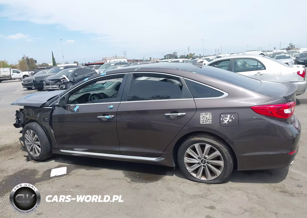 2015 Hyundai Sonata Sport VIN:5NPE34AF3FH120216 - 14