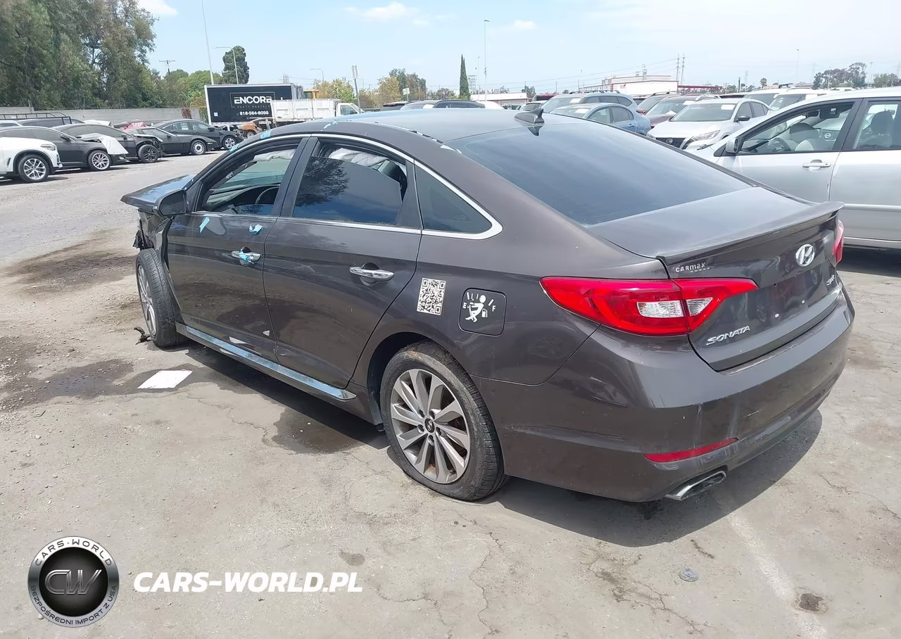 2015 Hyundai Sonata Sport VIN:5NPE34AF3FH120216 - 3