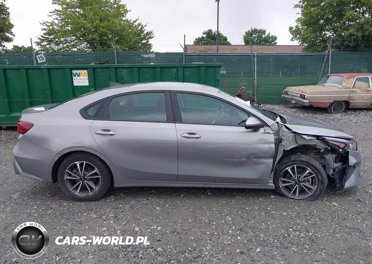 2024 Kia Forte Lxs VIN:3KPF24AD8RE743992 - 13