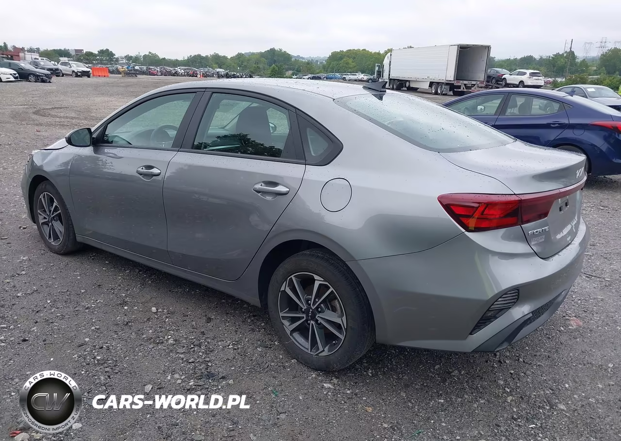 2024 Kia Forte Lxs VIN:3KPF24AD8RE743992 - 3