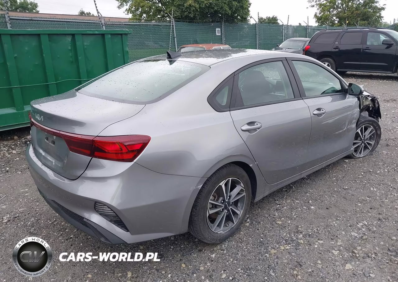 2024 Kia Forte Lxs VIN:3KPF24AD8RE743992 - 4