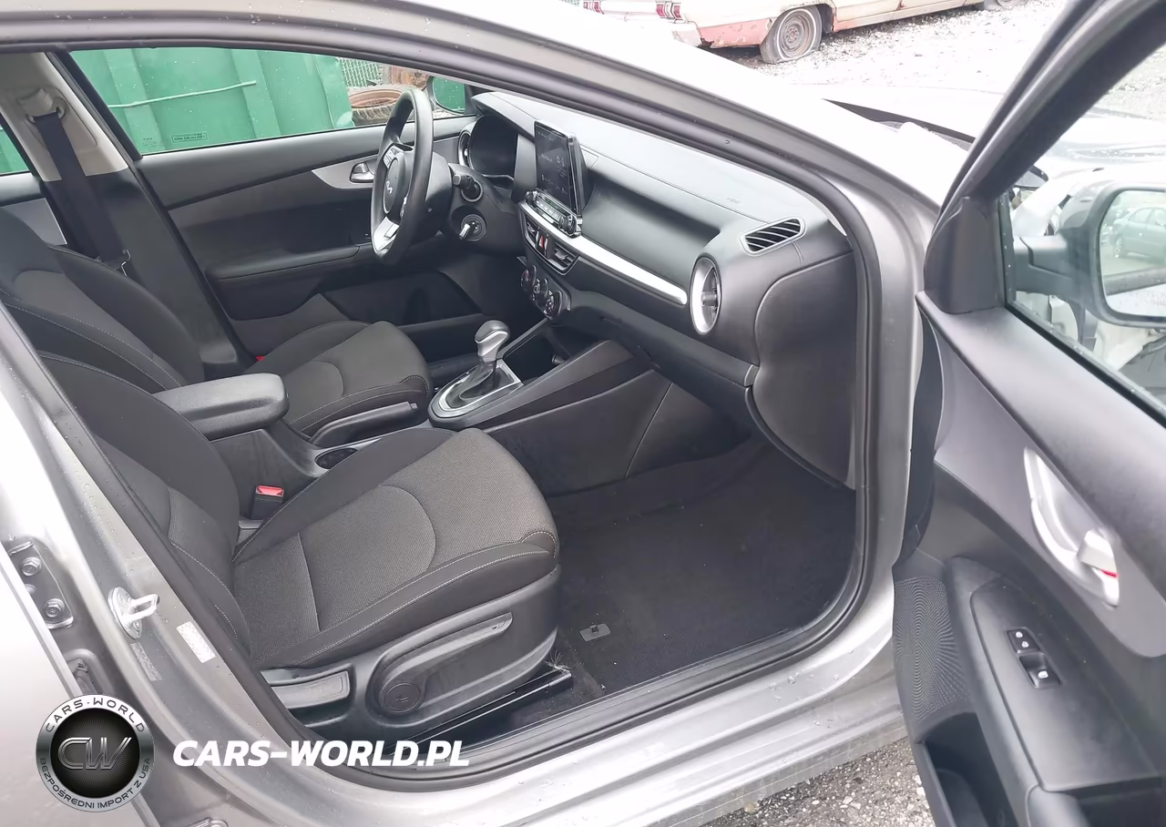 2024 Kia Forte Lxs VIN:3KPF24AD8RE743992 - 5