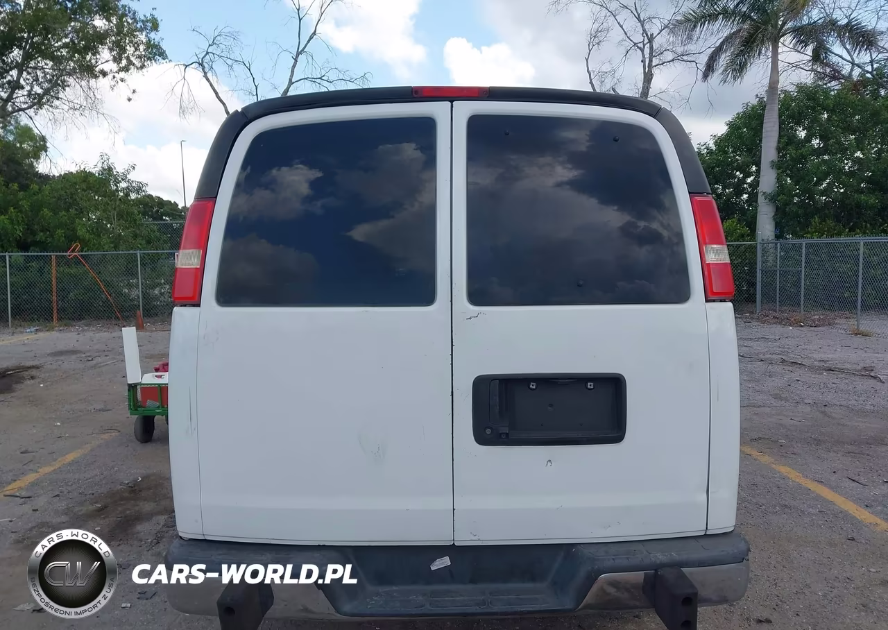 2019 Chevrolet Express 2500 Work Van VIN:1GCWGAFPXK1332556 - 16