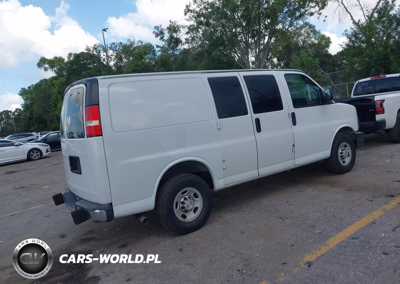 2019 Chevrolet Express 2500 Work Van VIN:1GCWGAFPXK1332556 - 4
