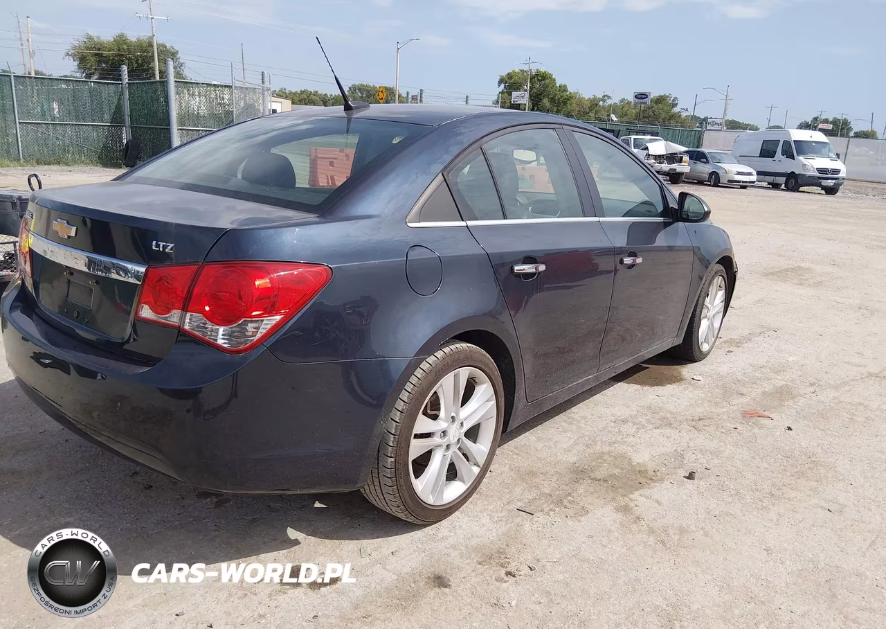 2014 Chevrolet Cruze Ltz VIN:1G1PG5SB2E7378642 - 4