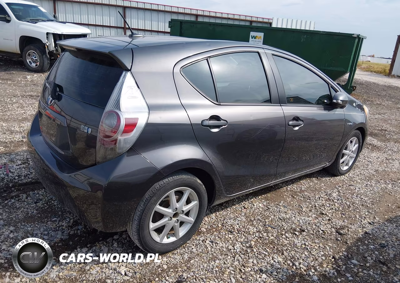 2013 Toyota Prius C Four VIN:JTDKDTB33D1534406 - 4