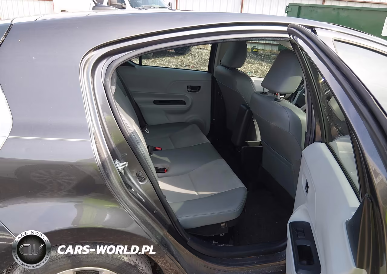 2013 Toyota Prius C Four VIN:JTDKDTB33D1534406 - 8